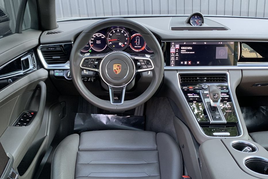 Продам Porsche Panamera 4  2018 года в Киеве