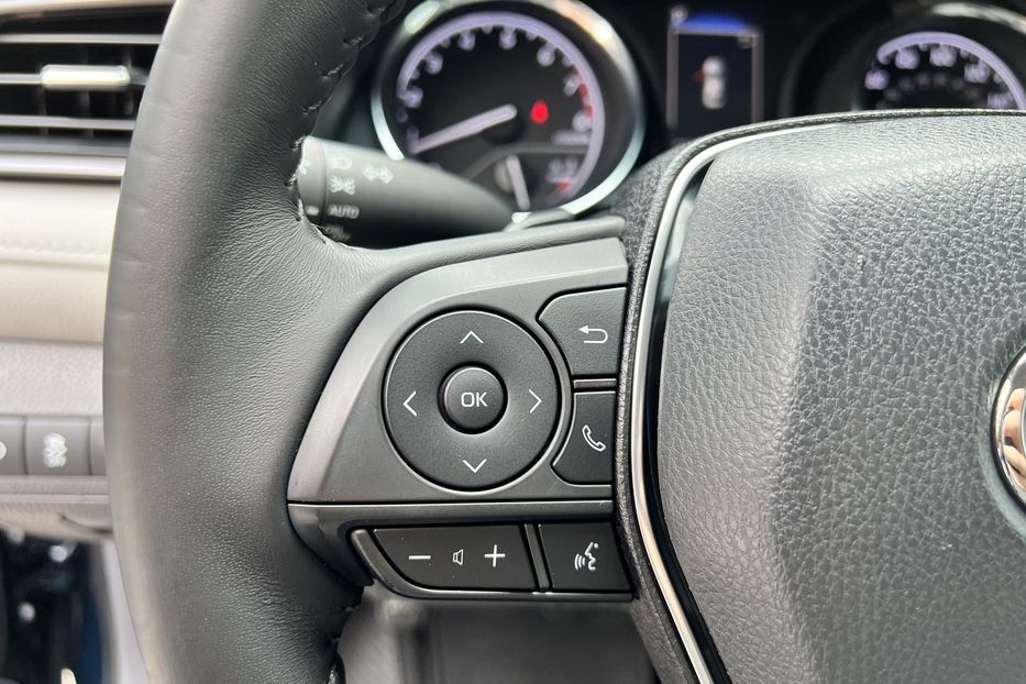 Продам Toyota Camry SE 2019 года в Киеве