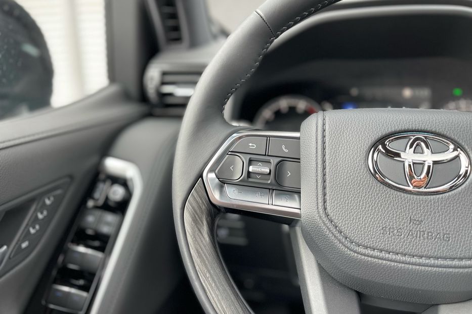 Продам Toyota Land Cruiser 300 Diesel Premium NEW 2022 года в Киеве