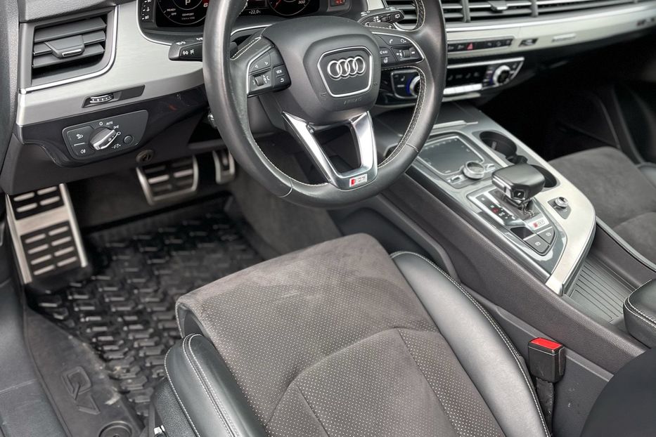 Продам Audi SQ 7 TDI Quattro  2018 года в Киеве