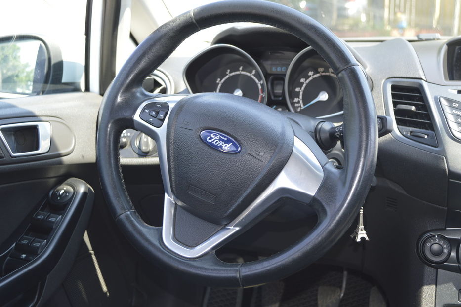 Продам Ford Fiesta 2013 года в Одессе