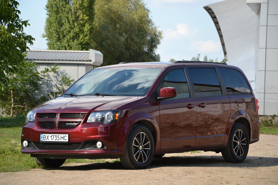 Продам Dodge Grand Caravan GT 2018 года в Хмельницком