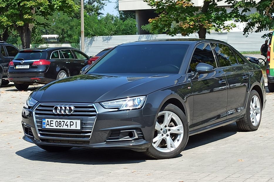 Продам Audi A4 Premium S-Line 2018 года в Днепре