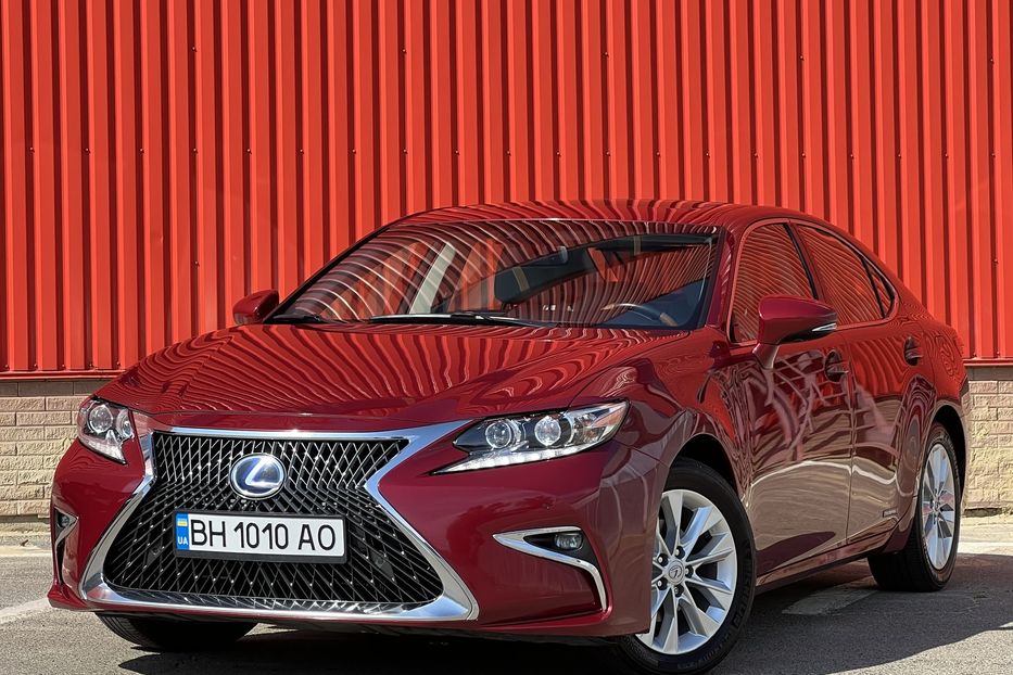 Продам Lexus ES 300 Hybride  2015 года в Одессе