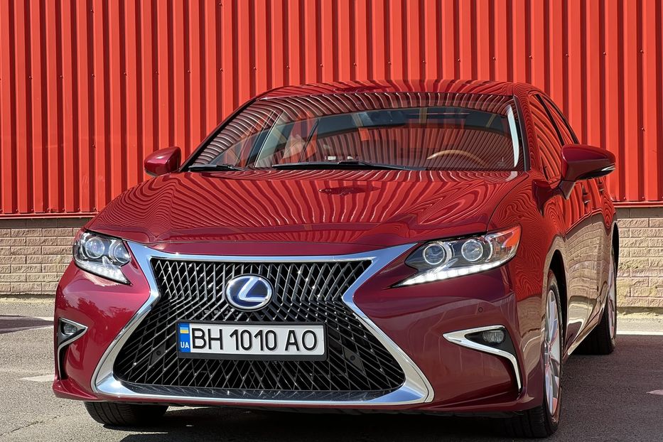 Продам Lexus ES 300 Hybride  2015 года в Одессе