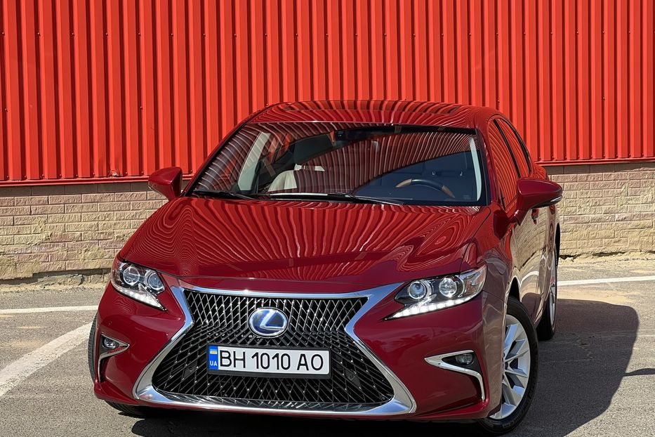 Продам Lexus ES 300 Hybride  2015 года в Одессе
