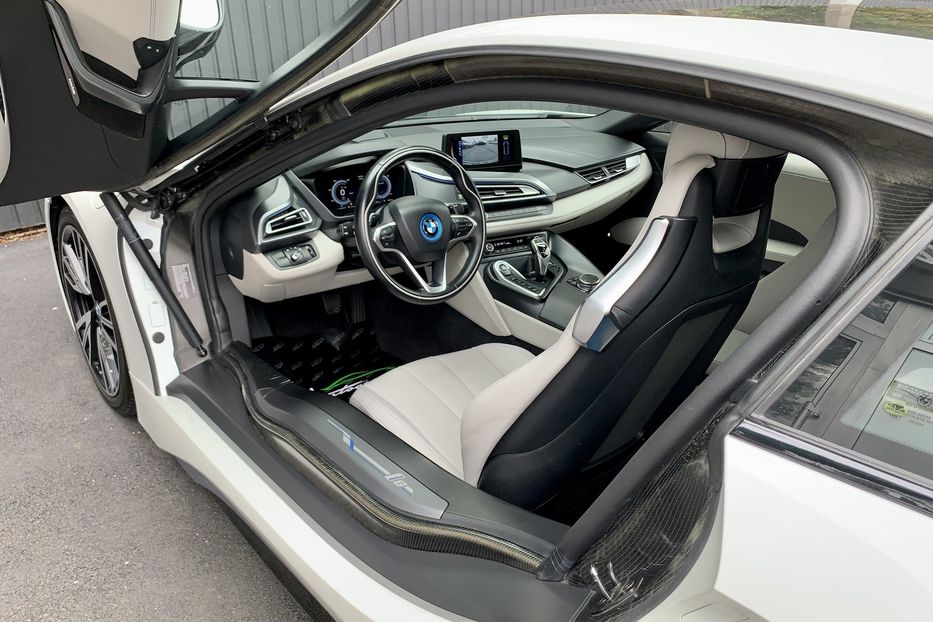 Продам BMW I8 2015 года в Киеве