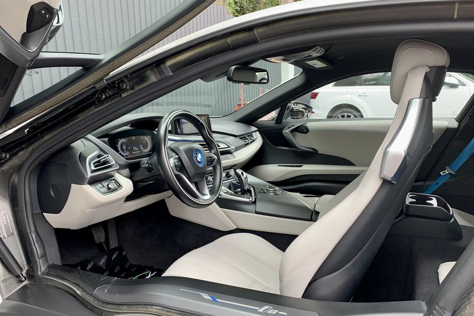 Продам BMW I8 2015 года в Киеве