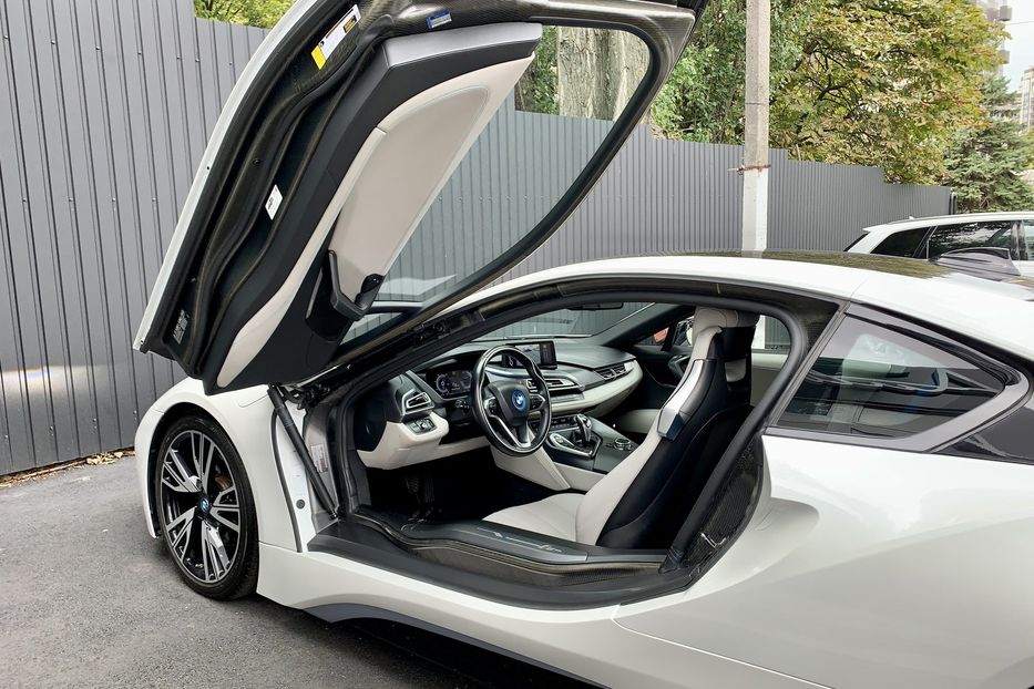 Продам BMW I8 2015 года в Киеве