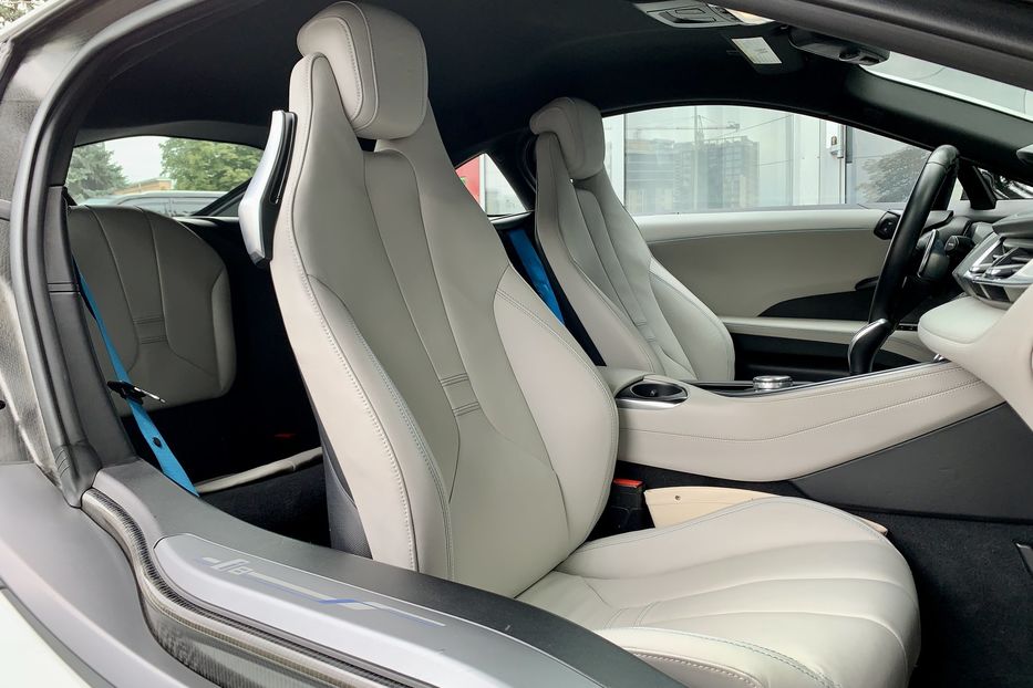 Продам BMW I8 2015 года в Киеве