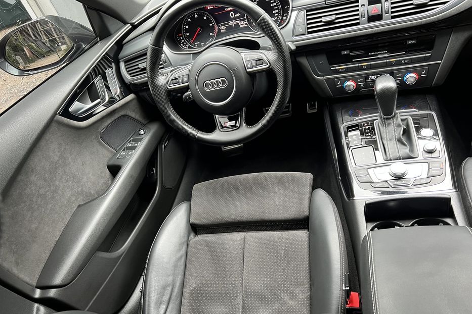 Продам Audi A7 S Line  2015 года в Киеве