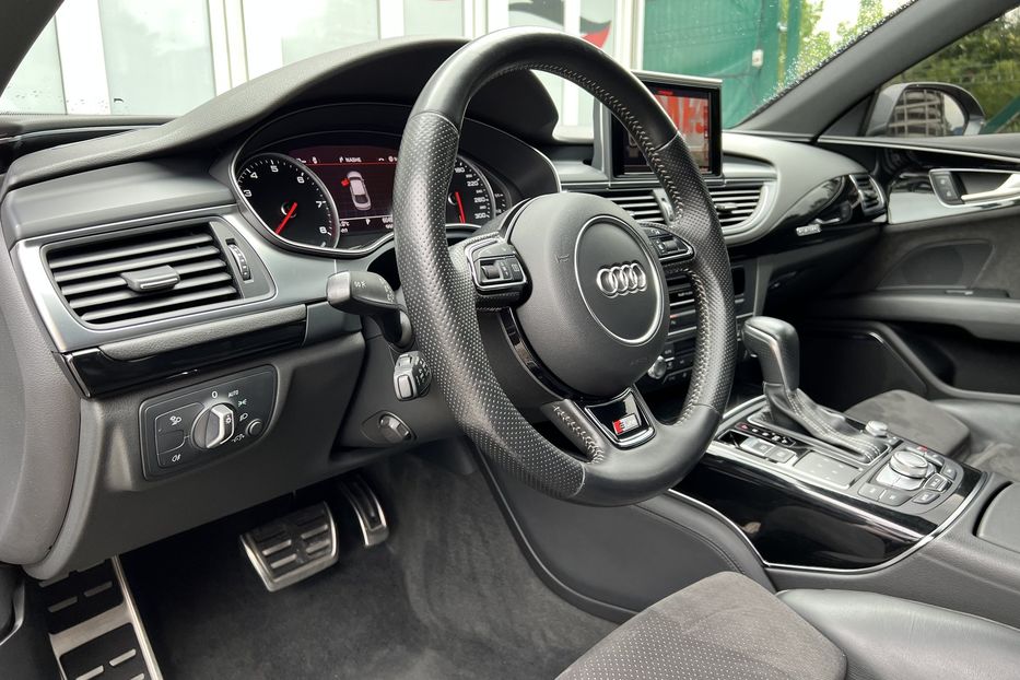Продам Audi A7 S Line  2015 года в Киеве