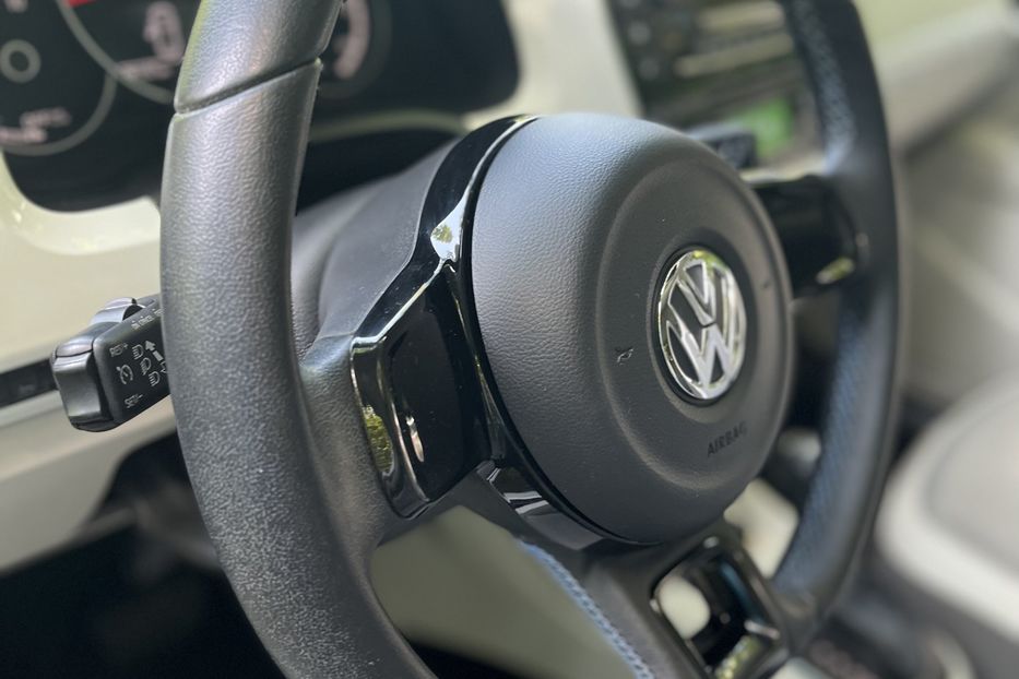 Продам Volkswagen Up E-up запах ходу 120км 2014 года в Житомире