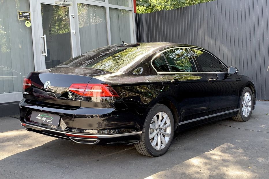 Продам Volkswagen Passat B8 R-line 2019 года в Киеве