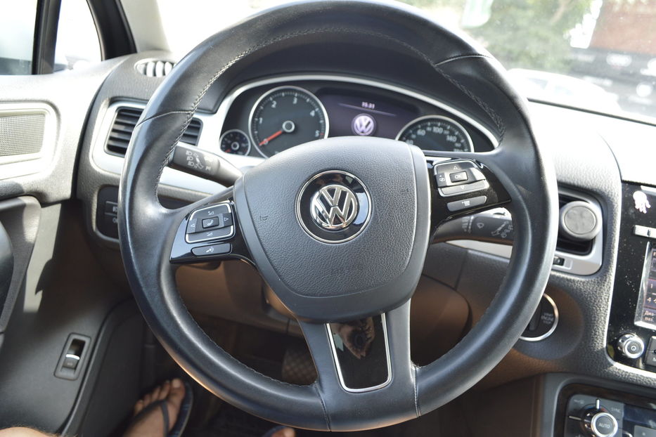 Продам Volkswagen Touareg 2012 года в Одессе