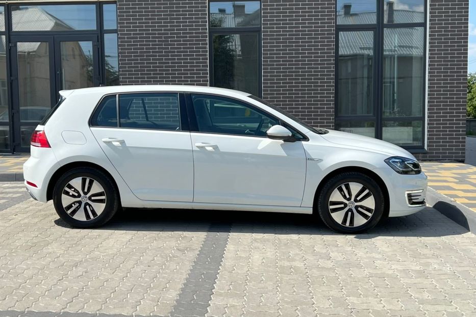 Продам Volkswagen e-Golf Авто в Україні не мальоване 2018 года в Львове