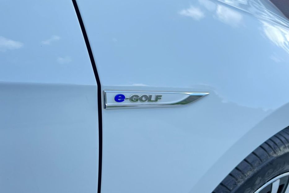 Продам Volkswagen e-Golf Авто в Україні не мальоване 2018 года в Львове