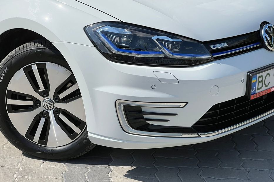 Продам Volkswagen e-Golf Авто в Україні не мальоване 2018 года в Львове