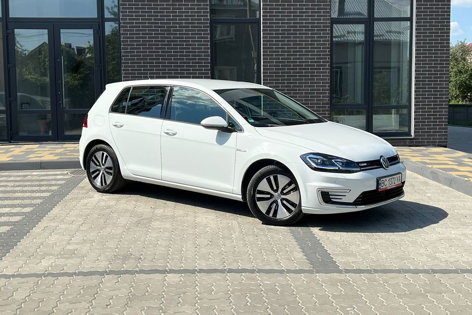 Продам Volkswagen e-Golf Авто в Україні не мальоване 2018 года в Львове