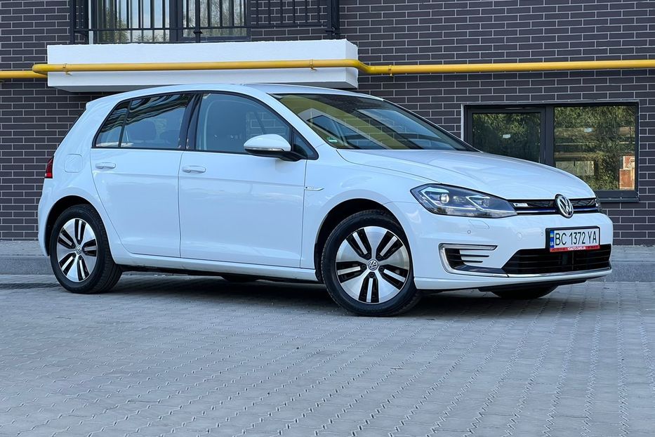 Продам Volkswagen e-Golf Авто в Україні не мальоване 2018 года в Львове