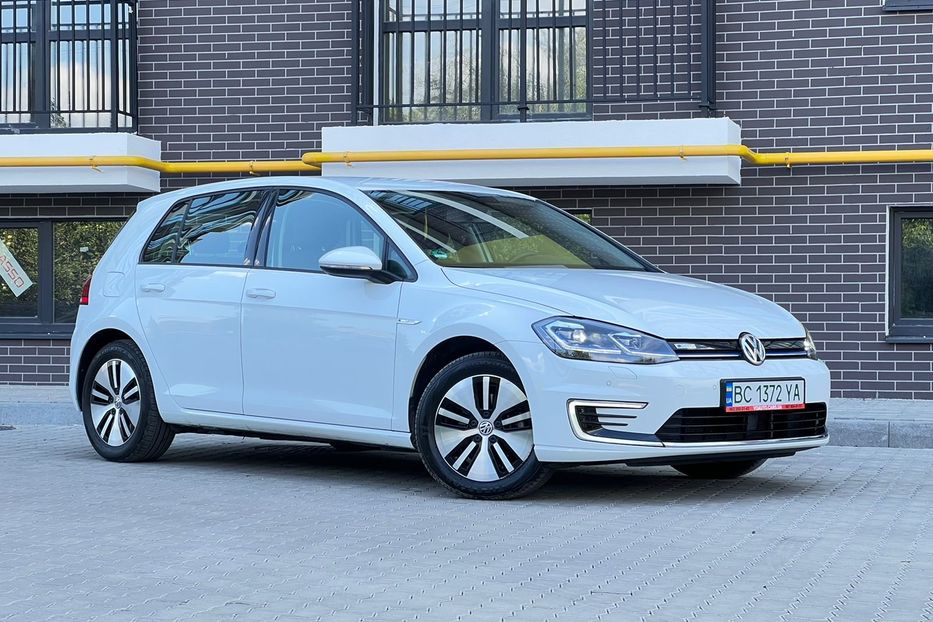 Продам Volkswagen e-Golf Авто в Україні не мальоване 2018 года в Львове