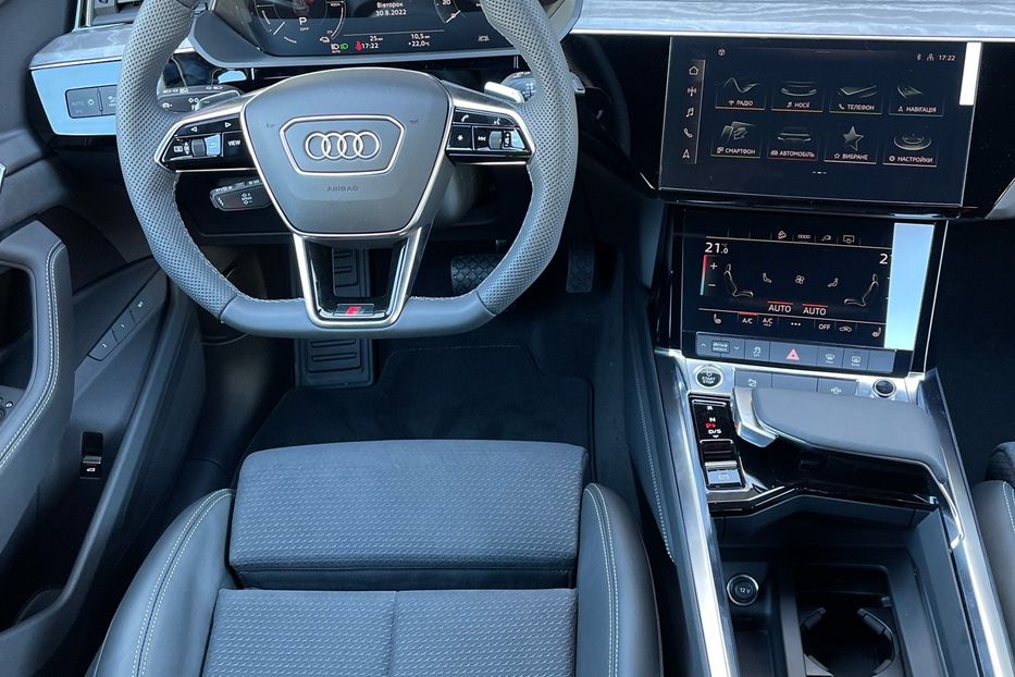 Продам Audi E-Tron 55 Advance NEW 2022 года в Киеве