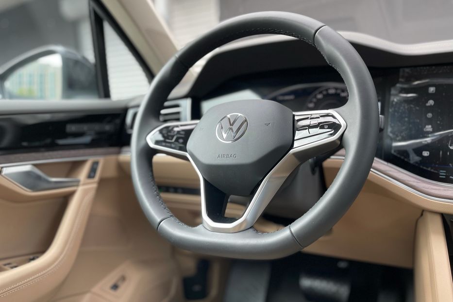 Продам Volkswagen Touareg Ambience 3.0 V6 TDI NEW 2022 года в Киеве