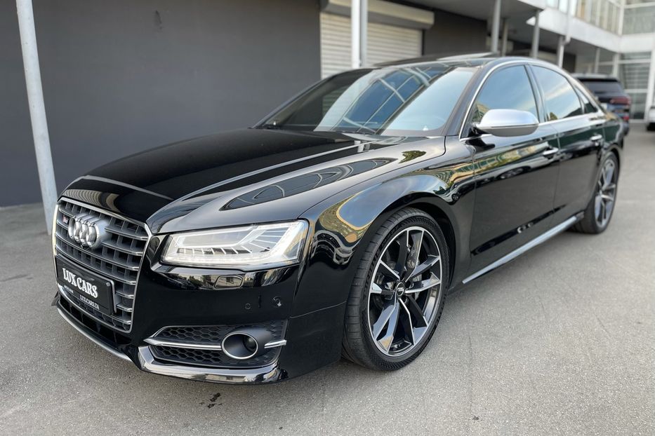 Продам Audi S8 Plus 2017 года в Киеве