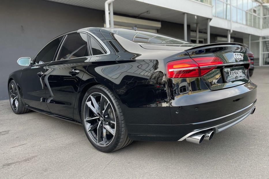 Продам Audi S8 Plus 2017 года в Киеве