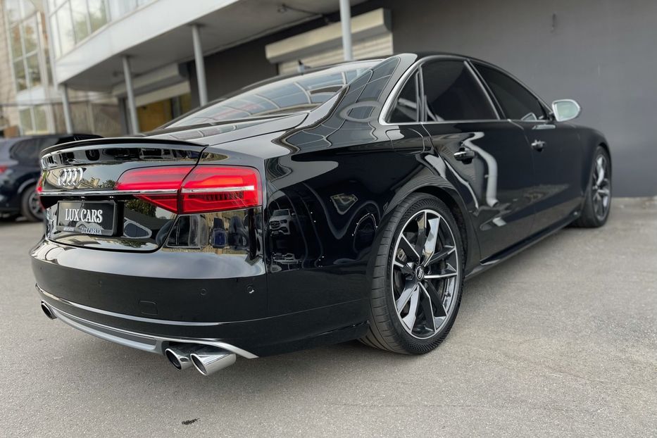 Продам Audi S8 Plus 2017 года в Киеве