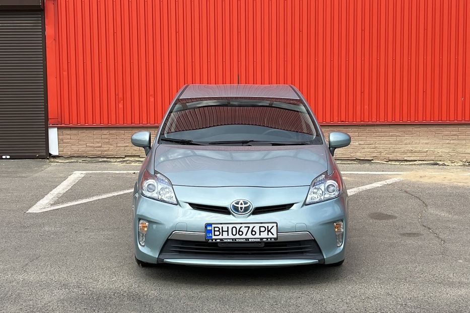 Продам Toyota Prius Plugin  2015 года в Одессе