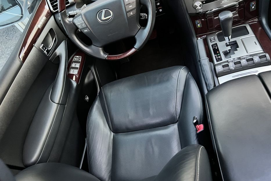 Продам Lexus LX 570 Sport  2014 года в Киеве