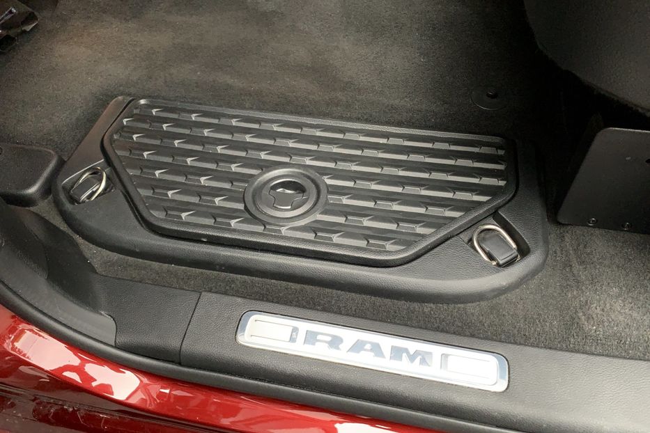 Продам Dodge RAM 1500 LARAMIE 2020 года в Киеве