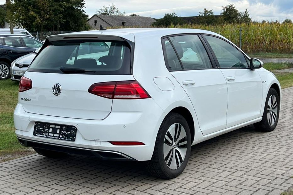 Продам Volkswagen e-Golf на заряді 300+ 2018 года в Львове