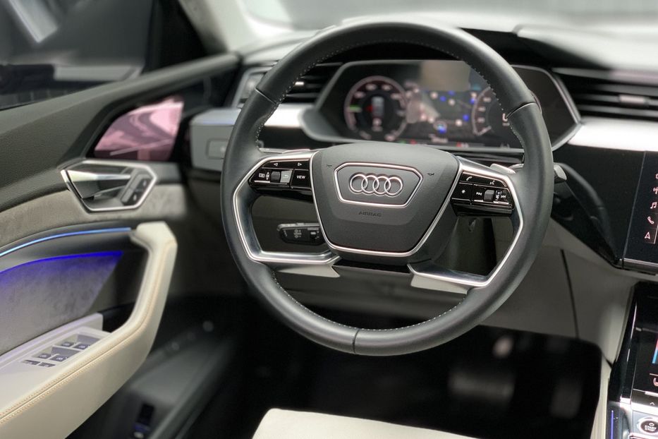 Продам Audi E-Tron 2020 года в Киеве