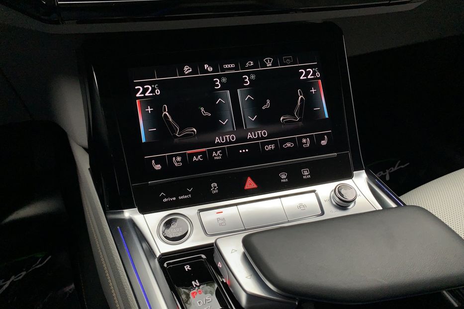 Продам Audi E-Tron 2020 года в Киеве