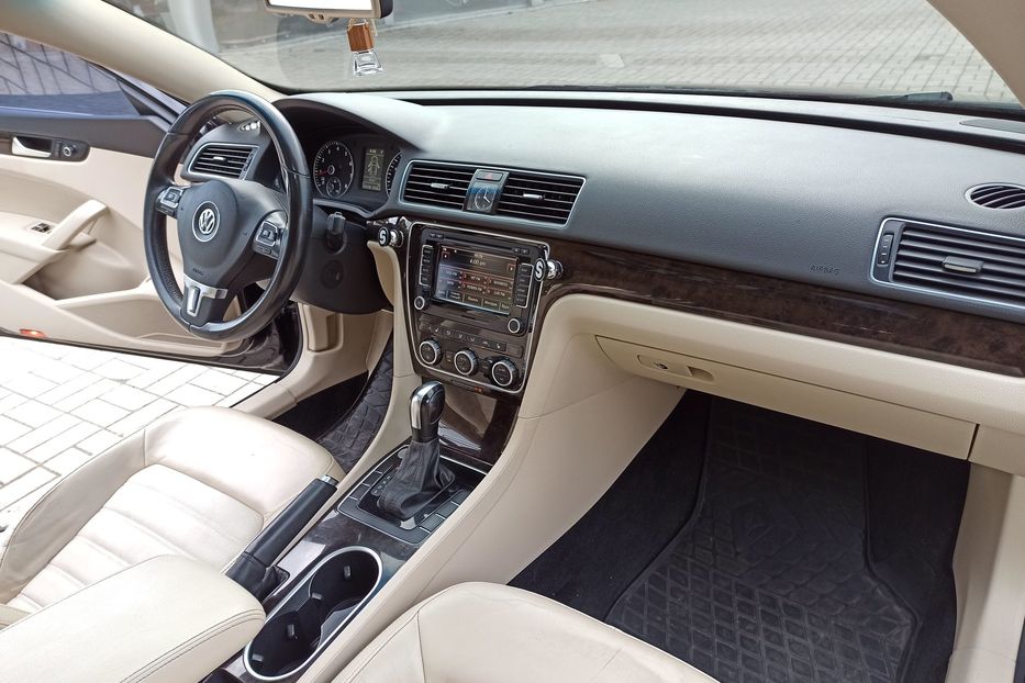 Продам Volkswagen Passat B7 SEL 2013 года в Днепре