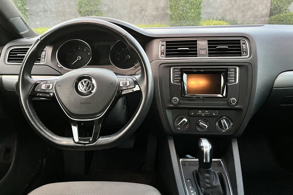 Продам Volkswagen Jetta Individual  2016 года в Луцке