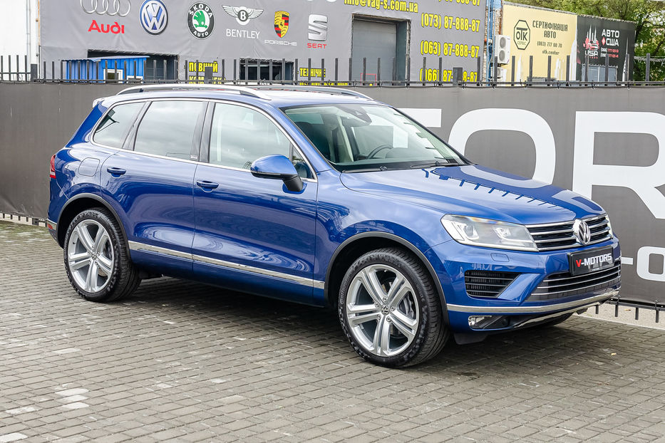 Продам Volkswagen Touareg 3.0TDi Executive Edition 2017 года в Киеве