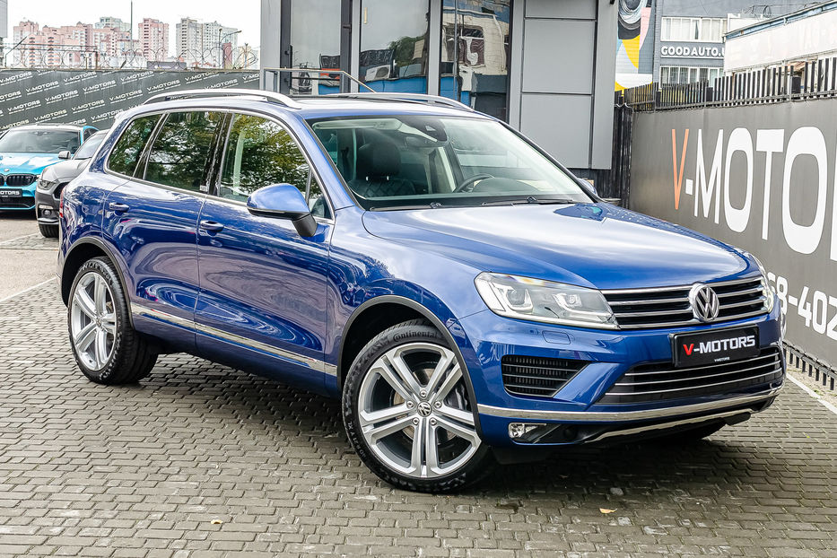 Продам Volkswagen Touareg 3.0TDi Executive Edition 2017 года в Киеве