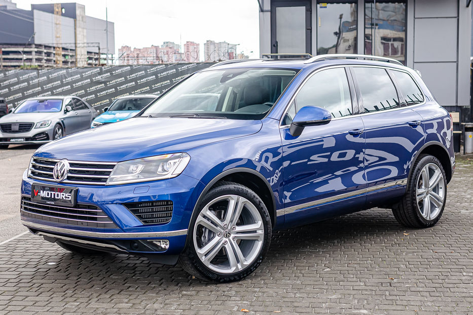 Продам Volkswagen Touareg 3.0TDi Executive Edition 2017 года в Киеве