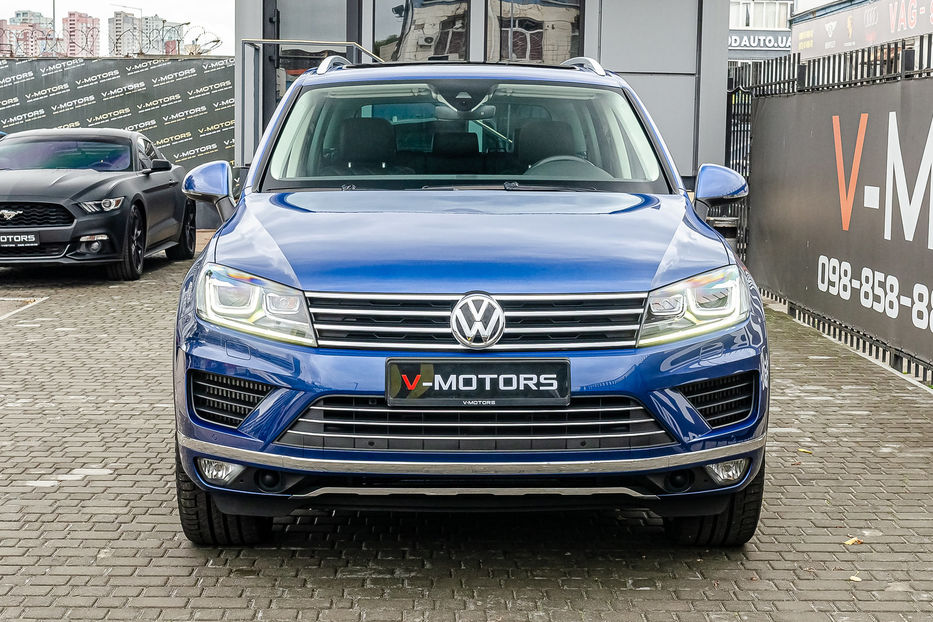 Продам Volkswagen Touareg 3.0TDi Executive Edition 2017 года в Киеве