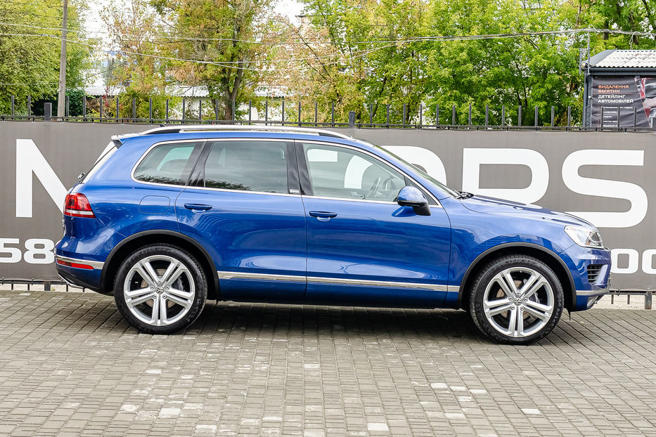 Продам Volkswagen Touareg 3.0TDi Executive Edition 2017 года в Киеве