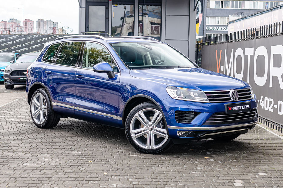 Продам Volkswagen Touareg 3.0TDi Executive Edition 2017 года в Киеве