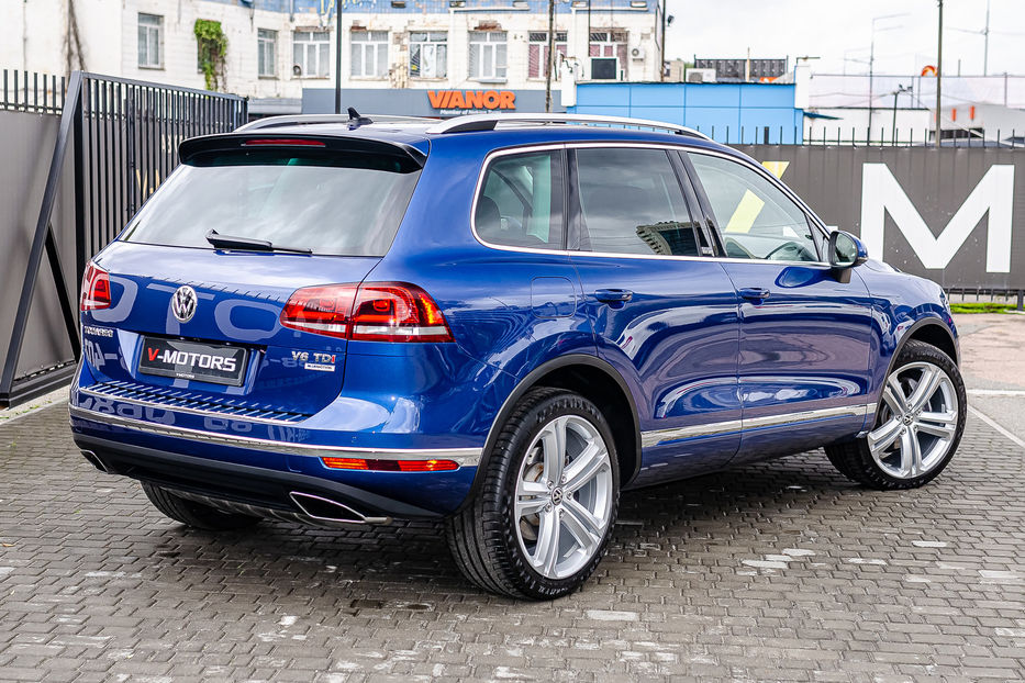 Продам Volkswagen Touareg 3.0TDi Executive Edition 2017 года в Киеве