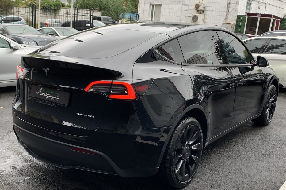 Продам Tesla Model Y Long Range Dual Motor 2020 года в Киеве