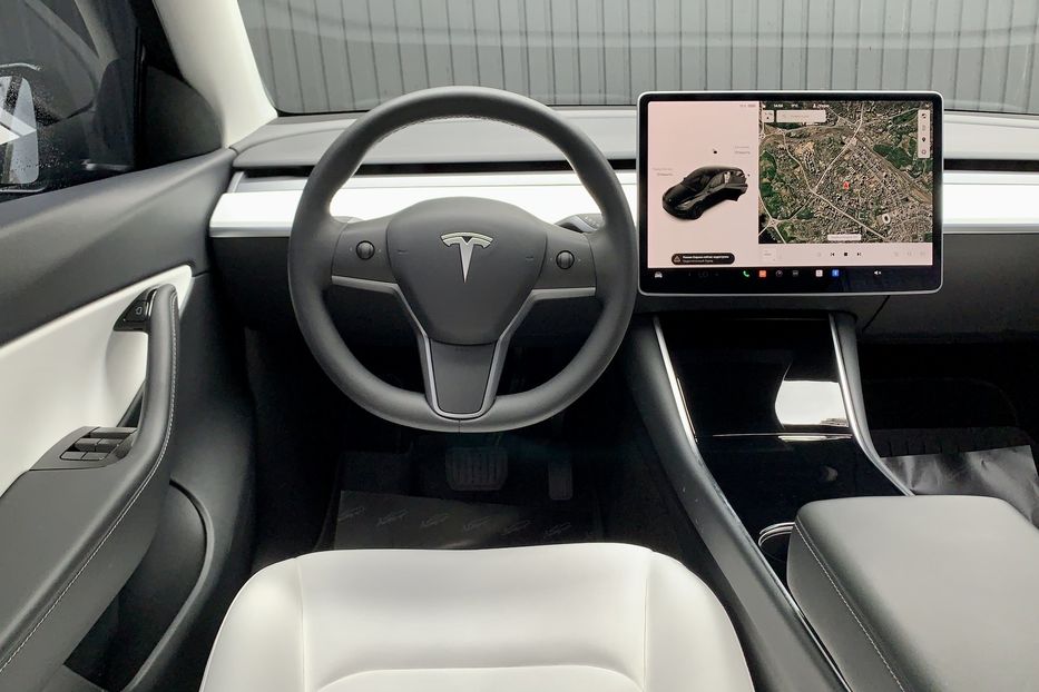 Продам Tesla Model Y Long Range Dual Motor 2020 года в Киеве