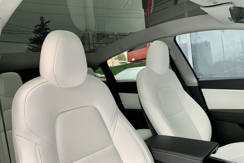 Продам Tesla Model Y Long Range Dual Motor 2020 года в Киеве