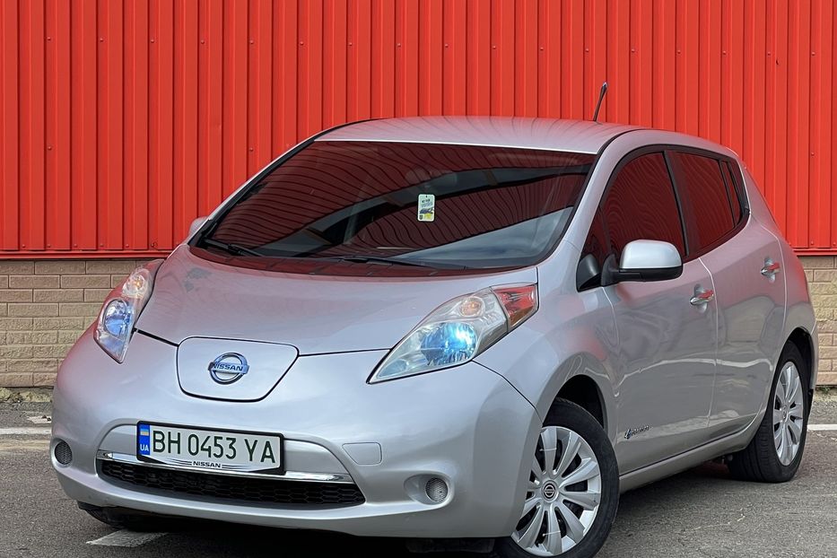 Продам Nissan Leaf Новая батарея 200 км запас 2014 года в Одессе