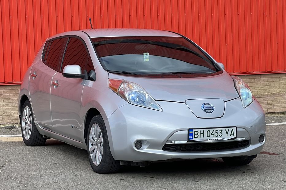 Продам Nissan Leaf Новая батарея 200 км запас 2014 года в Одессе